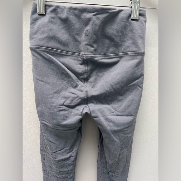 Lululemon laser cut appliqué legging - Picture 2 of 5